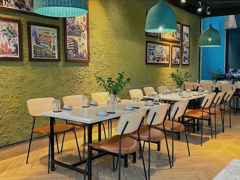 Hẻm Quán Hoàng Cầu