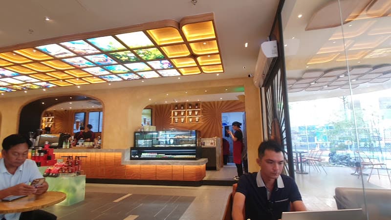 Hình ảnh Highlands Coffee 123 Lê Thánh Tôn - 4