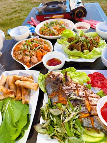 Ảnh bìa LẨU - NƯỚNG VƯỜN HỒNG