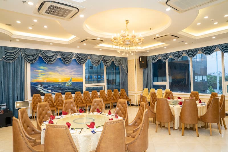 Nhà hàng Thế giới Hải sản Mễ Trì