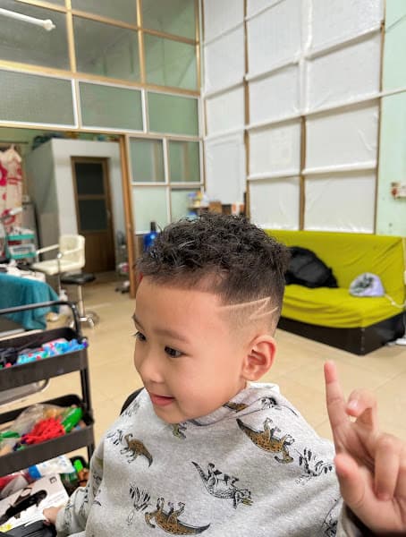 Hình ảnh Chung anh Spa-Baber gội đầu - 3