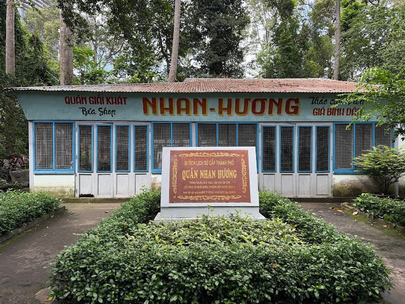 Ảnh bìa Di Tích Lịch Sử Quán Nhan Hương - Thảo Cầm Viên