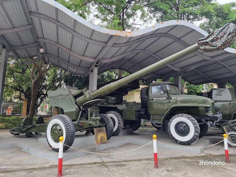 Ảnh bìa Bảo tàng Vũ Khí