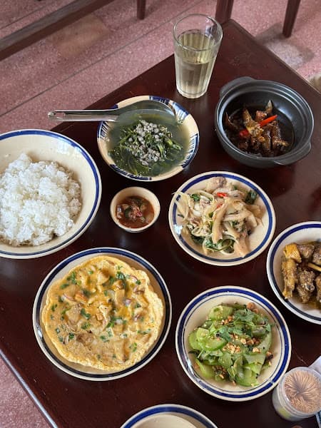 Hình ảnh Tiệm Cườm - Cơm nhà, bánh Huế - 4