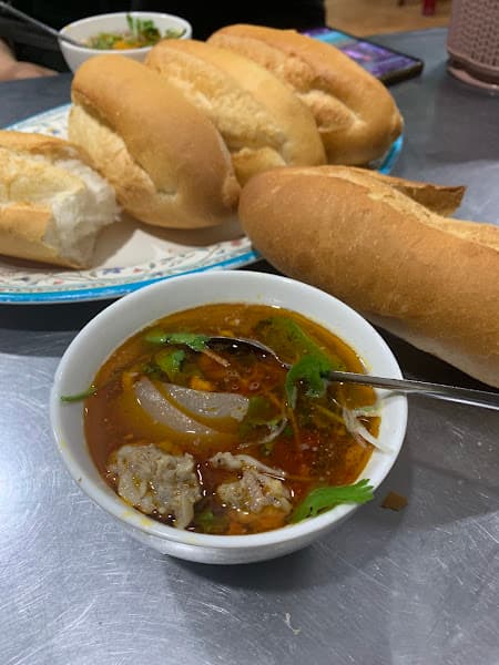 Hình ảnh Bánh mì chấm xíu mại - 4