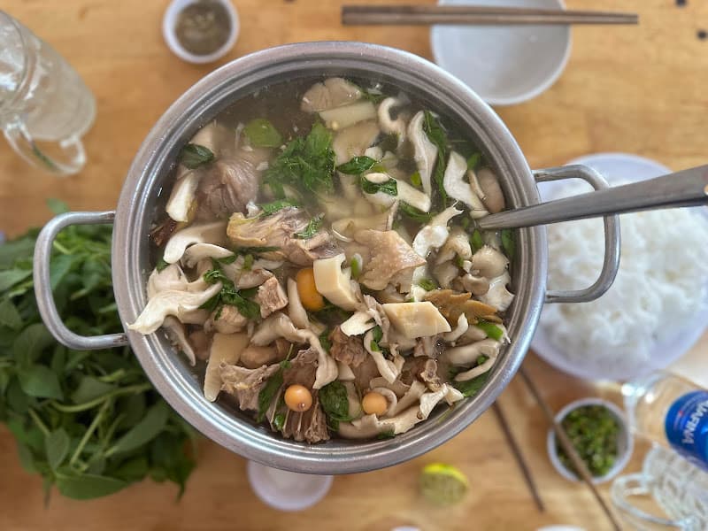 Hình ảnh Lẩu gà lá é Tao Ngộ 3/2 ( chi nhánh chính 3/4) - 3