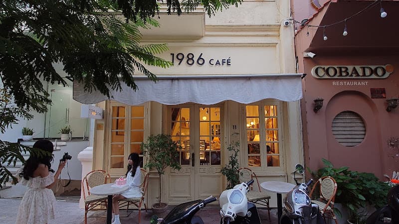 1986 Café & Bakes - 11 Phan Bội Châu