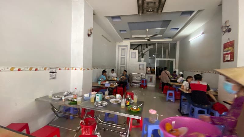 Bánh mì - Cơm thịt giò Tuyết