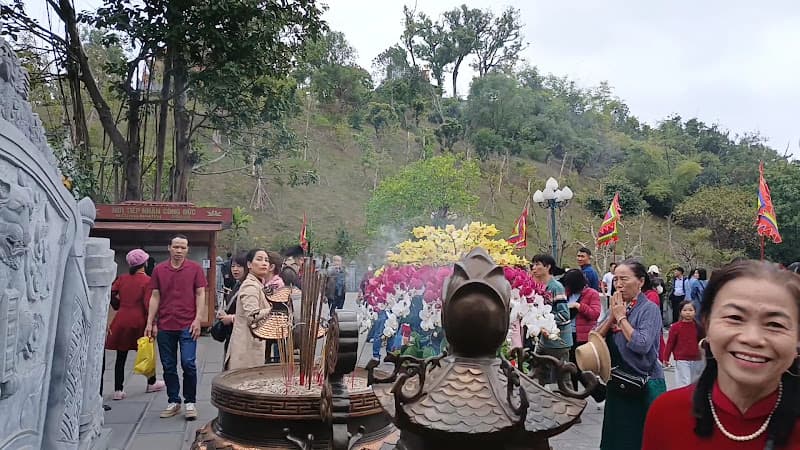 Hình ảnh Ðền Cửa Ông - 4