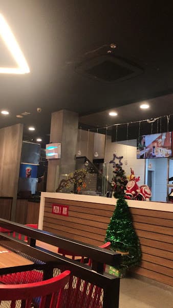 Hình ảnh Pizza Hut Nguyễn Gia Trí - 4