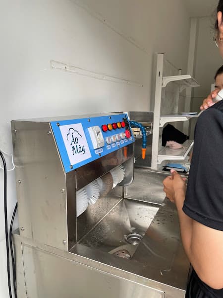 Hình ảnh Áo Mây Thủ Đức - Giặt Sấy, Giặt Hấp, Vệ Sinh Giày - 2