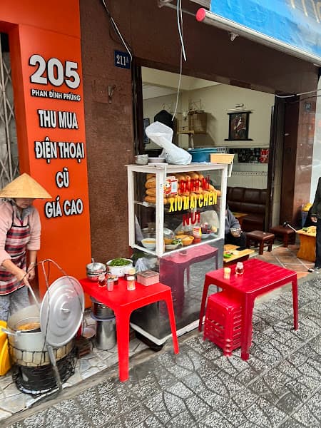 Bánh mì xíu mại, nui