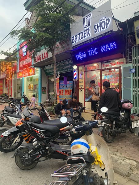 Hình ảnh Tiệm Tóc Nam Tú BarBer - 2