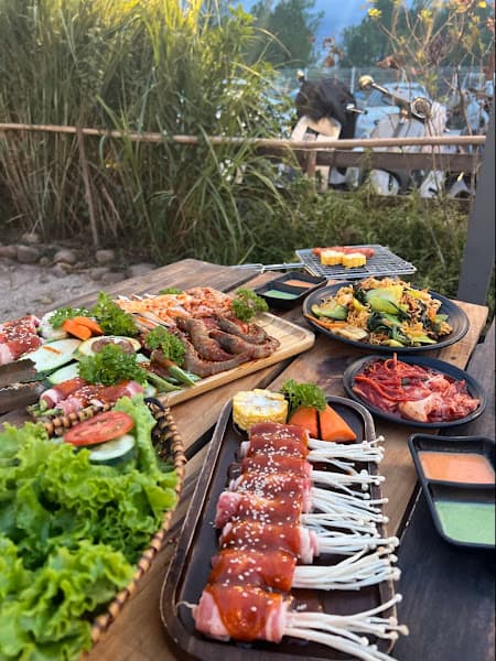 Hình ảnh Tiệm Nướng Nhà Gỗ - Nhà Hàng Nướng Lẫu Ngon Ở Huế- Nhà Hàng Đẹp - 3