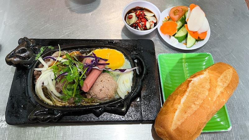 Hình ảnh Bánh mỳ Xíu Mại Bò Bít Tết Gái - 4