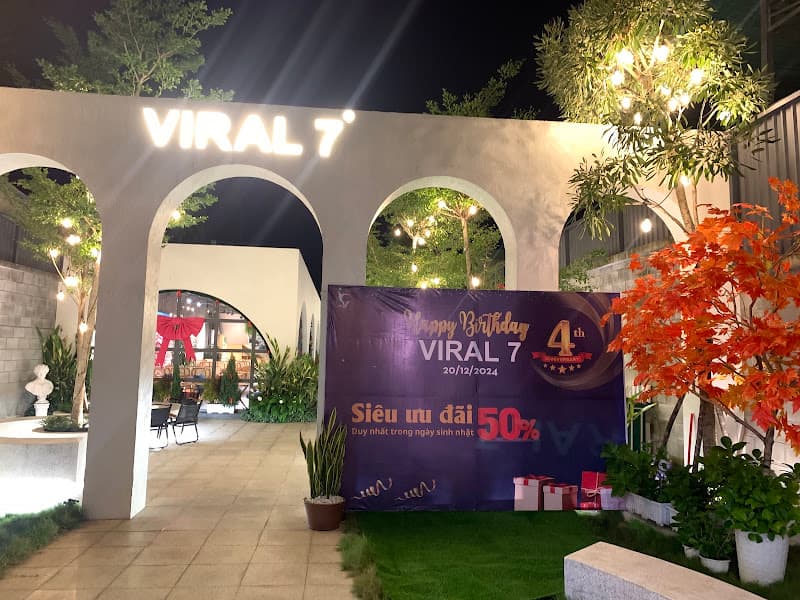 Viral 7 Coffee & Food