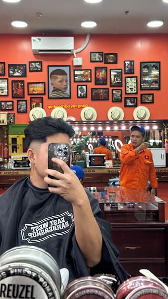 Hình ảnh Đông Tây Barbershop - Vinhomes Central Park - 2