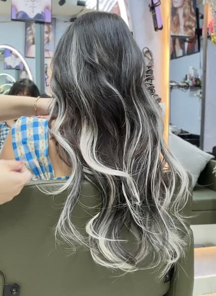 Hình ảnh Hà Trần Hair tiệm nối tóc phom chuẩn phímtóckẹp - 2