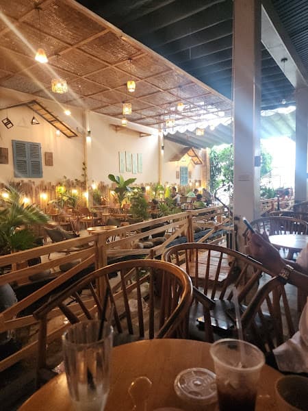 Cà phê Lối Nhỏ (Coffee lối nhỏ)