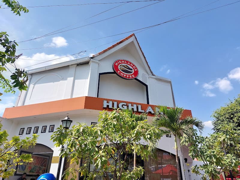 Highlands Coffee Tran Hung Dao Di An