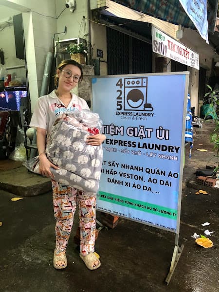 Hình ảnh Giặt Ủi 425 Express Laundry - 4