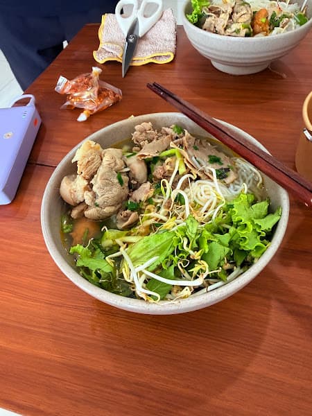 Bún bò Huế O Hồng