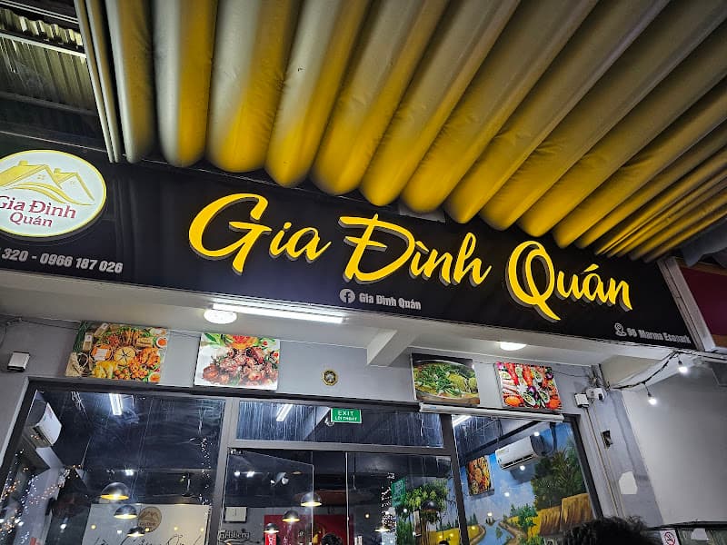 Hình ảnh Gia Đình Quán - Cơm Lẩu Nhậu - 4
