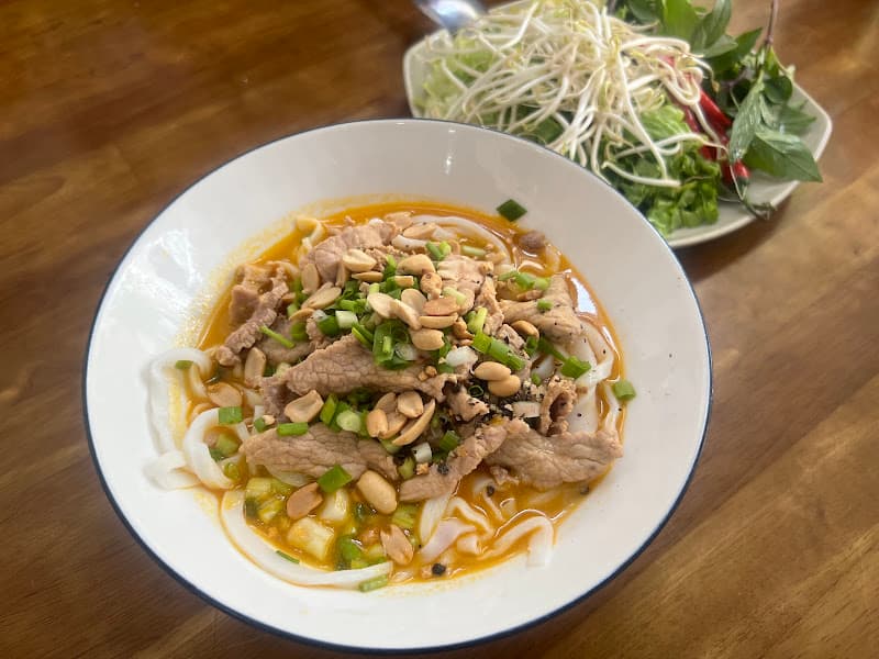Hình ảnh Cơm Gia Đình - Phở Hà Nội - Mỳ Quảng - Hải sản tươi sống bình dân - 3