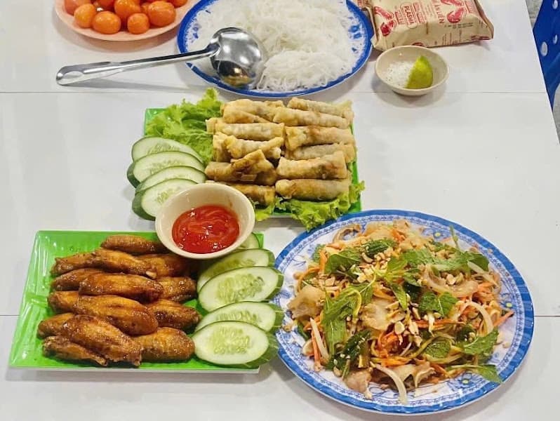 Hình ảnh Lẩu Gà Lá É Tao Ngộ - 2B Hoàng Hoa Thám - 2