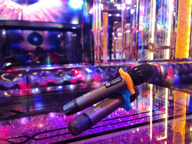 Hình ảnh karaoke Thủy Tiên - 6