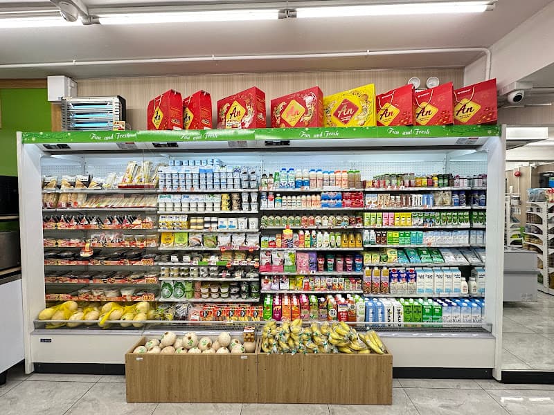 Hình ảnh FamilyMart Nguyễn Văn Hưởng - 3