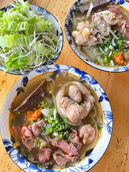 Hình ảnh BÚN BÒ HUẾ O MẬU - 2