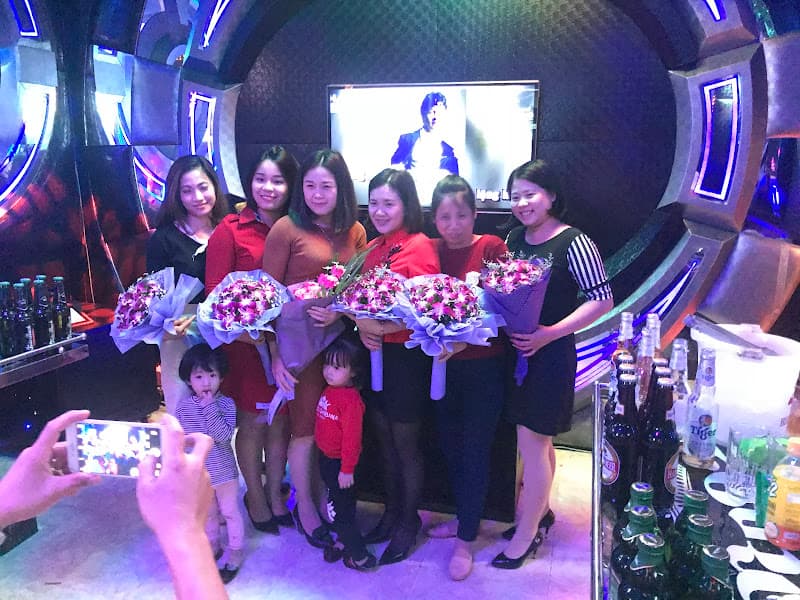 Hình ảnh KARAOKE HƯƠNG TÁM - 2