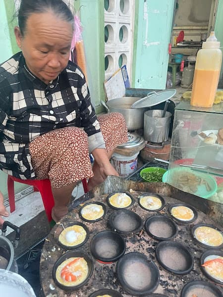 Hình ảnh Bánh căn Cô Chín siêu ngon - 2