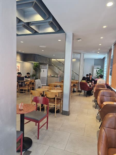 Hình ảnh Highlands Coffee Nguyễn Văn Trỗi HCM - 2