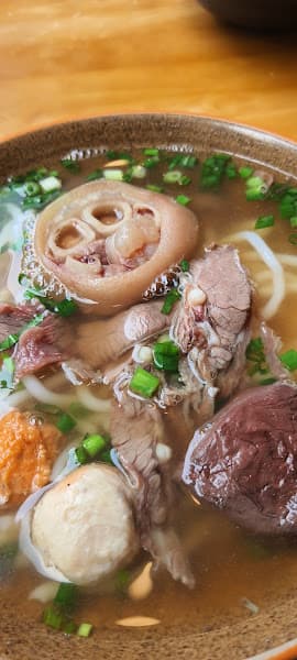 Hình ảnh Bún Bò Huế Ngự Uyển Nguyên Hồng - 3