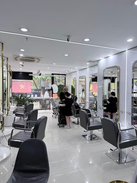 L.A hair salon 93 Thuỵ Khuê