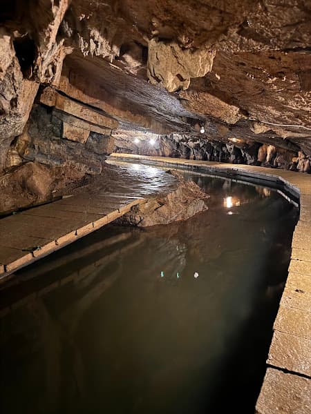 Ảnh bìa Hang Bụt Hiện