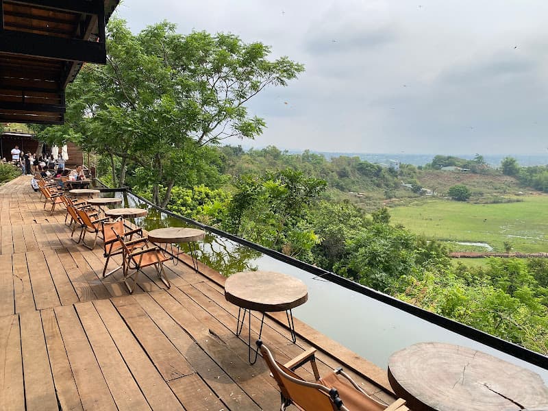 Ảnh bìa Tiệm cà phê Chạm Mơ