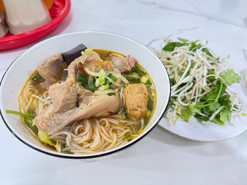Hình ảnh Đặc sản số 1 chính gốc Bún bò Huế - 3