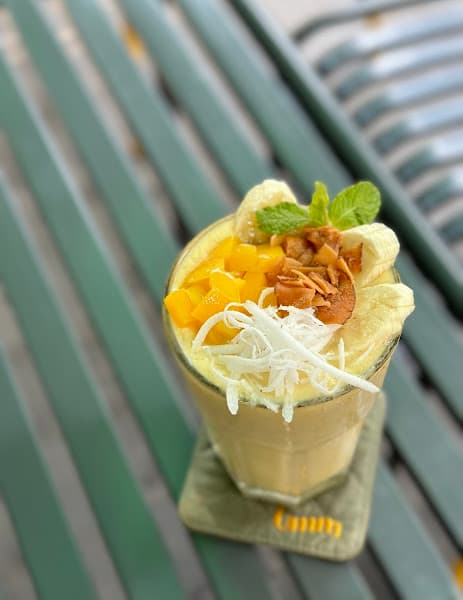 Hình ảnh Ùmm Banh Mi & Cafe - 4