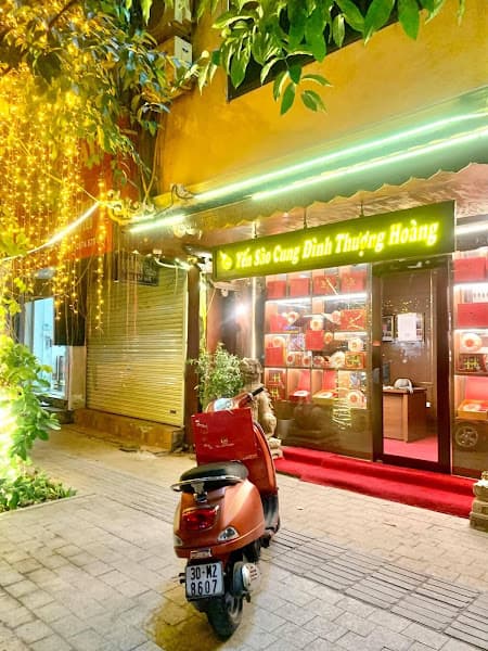 Ảnh bìa Yến Sào Cung Đình Thượng Hoàng