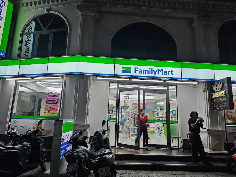 Ảnh bìa FamilyMart Tôn Đản (Vĩnh Khánh)