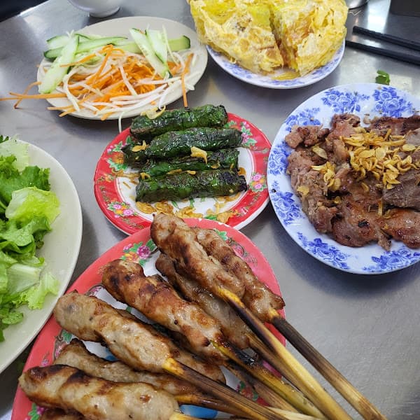 Hình ảnh Quán Bánh xèo nem lụi Bà Ngọc (Từ năm 1977) - 4