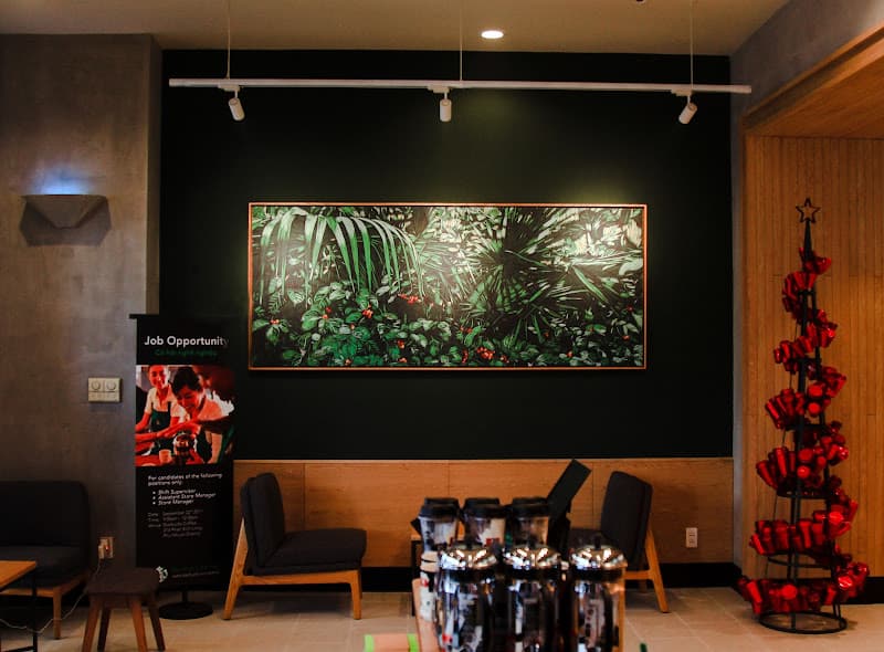 Ảnh bìa Starbucks Crescent Strip