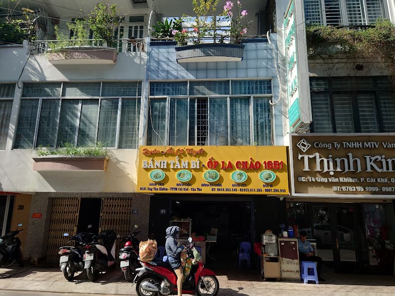 Bánh tằm bánh mặn nước cốt dừa