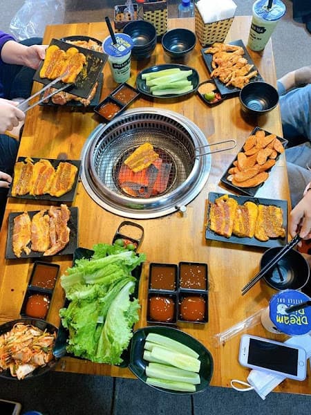 Ảnh bìa Khói quán lẩu nướng