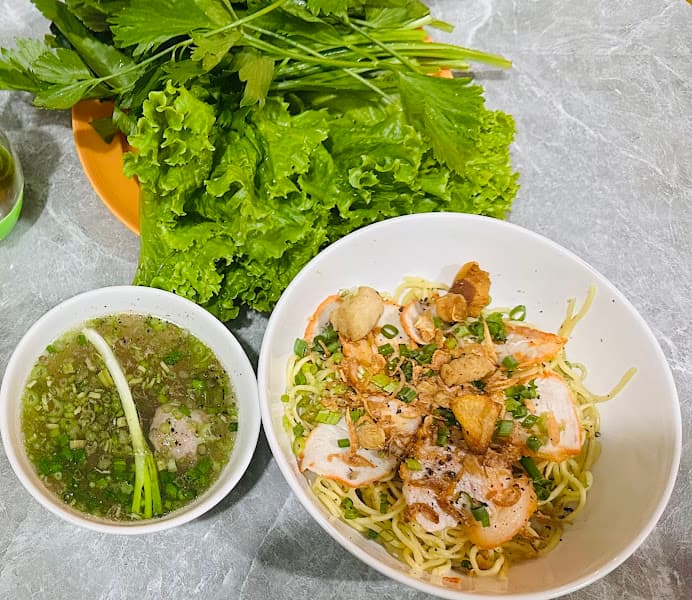 Ảnh bìa Phở bò, Mì xíu chú Cảnh (Vietnamese Beef Noodle Soup)