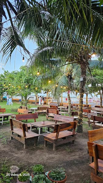 Nhà hàng Hoàng Tử