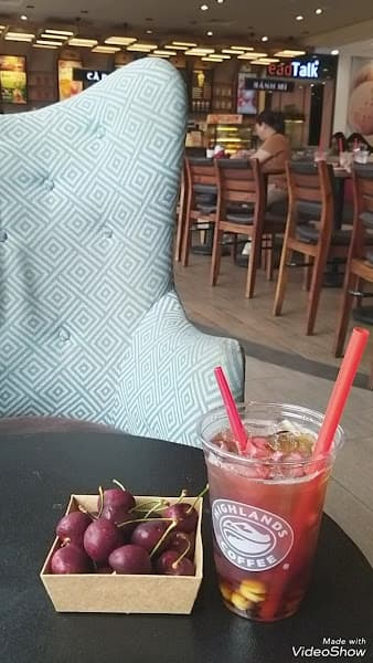Hình ảnh Highlands Coffee Vincom Quang Trung - 4